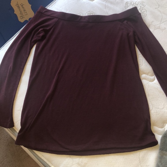 LOFT burgundy off-the-shoulder long sleeve lightweight top, Excellent condition! - Picture 8 of 10